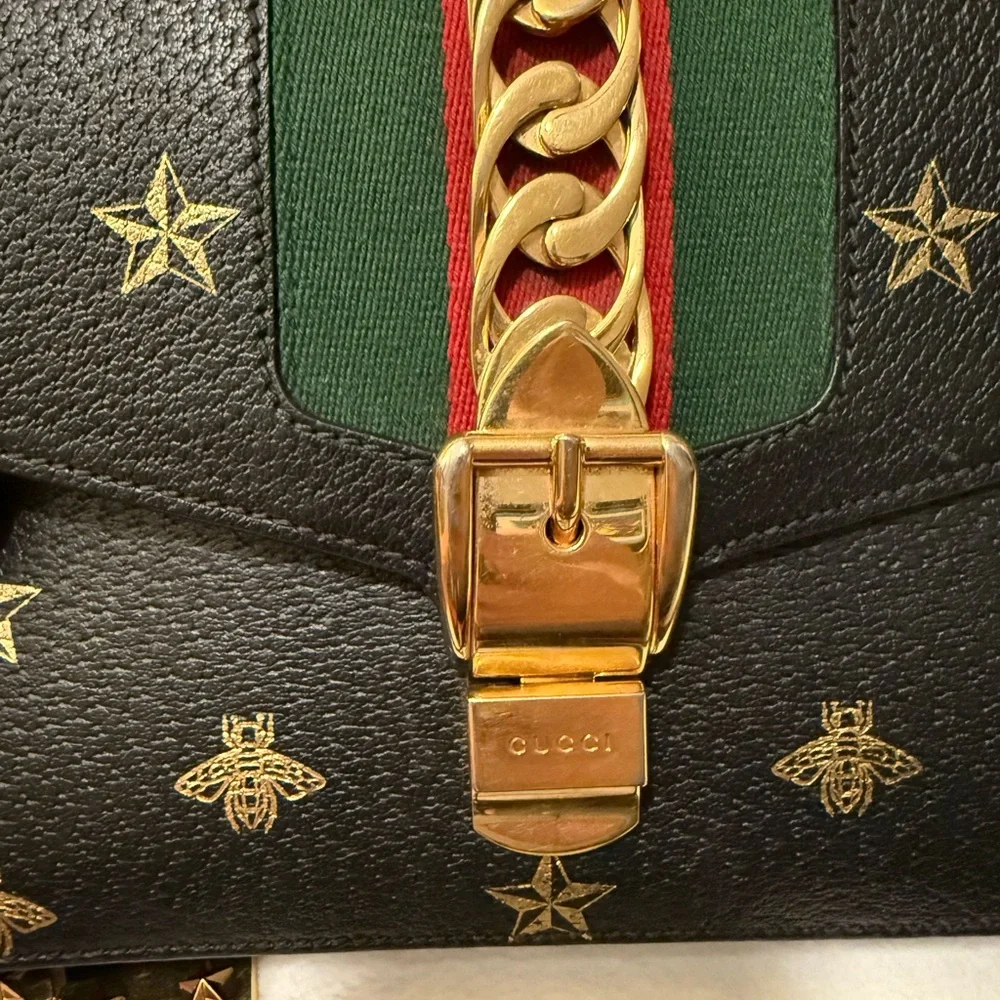 Gucci Black and Gold Shoulder Bag with Chain Detail - Picture 2 of 5